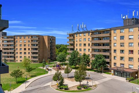 Photo 13 at 522 - 80 Esther Lorrie Drive, Clairville, Toronto