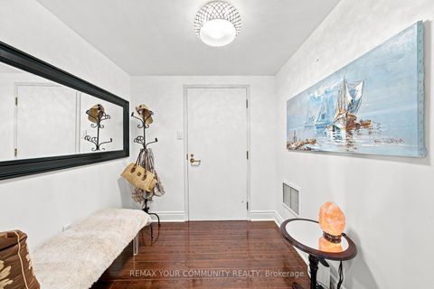 Photo 3 at 705 - 251 Queens Quay, Waterfront Communities C1, Toronto