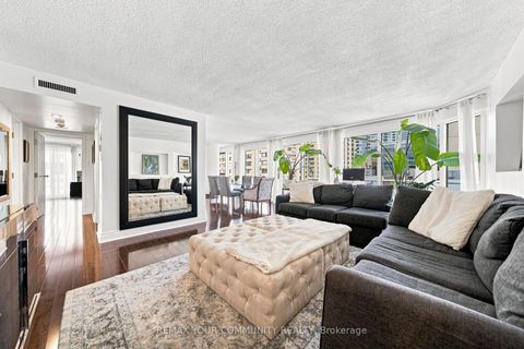Photo 11 at 705 - 251 Queens Quay, Waterfront Communities C1, Toronto