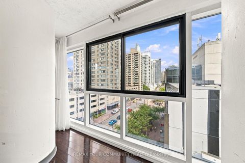 Photo 27 at 705 - 251 Queens Quay, Waterfront Communities C1, Toronto
