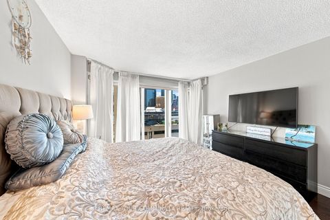 Photo 30 at 705 - 251 Queens Quay, Waterfront Communities C1, Toronto