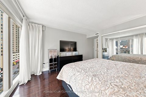 Photo 32 at 705 - 251 Queens Quay, Waterfront Communities C1, Toronto