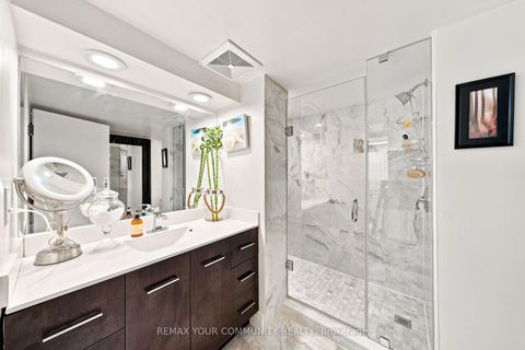 Photo 33 at 705 - 251 Queens Quay, Waterfront Communities C1, Toronto