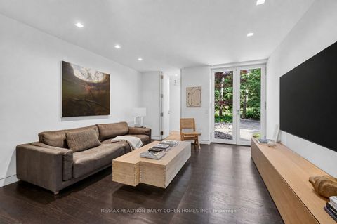 Photo 22 at 12 Tudor Gate, York Mills, Toronto