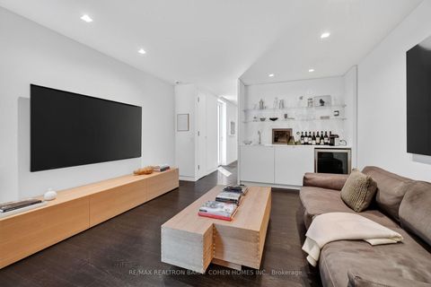Photo 23 at 12 Tudor Gate, York Mills, Toronto
