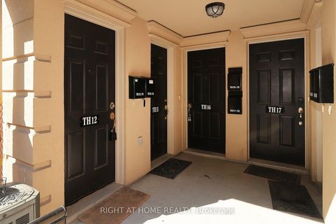 Photo 3 at TH12 - 78 Carr Street, Chinatown, Toronto