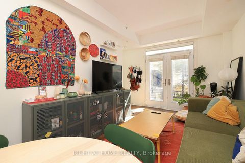Photo 5 at TH12 - 78 Carr Street, Chinatown, Toronto