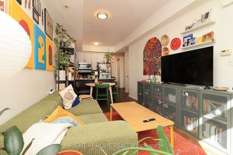 Photo 8 at TH12 - 78 Carr Street, Chinatown, Toronto