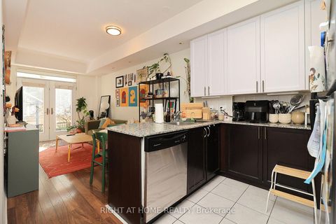 Photo 10 at TH12 - 78 Carr Street, Chinatown, Toronto