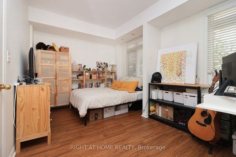 Photo 17 at TH12 - 78 Carr Street, Chinatown, Toronto