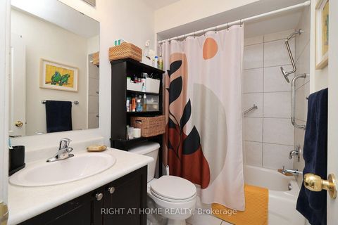 Photo 18 at TH12 - 78 Carr Street, Chinatown, Toronto