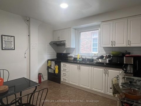 Photo 1 at 228 Hollywood Avenue, Willowdale East, Toronto