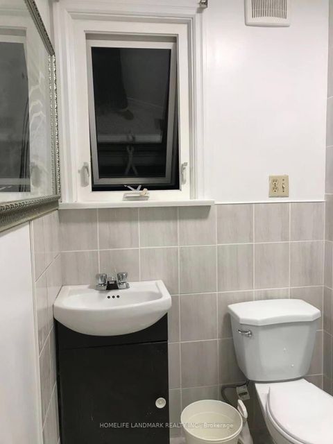 Photo 10 at 228 Hollywood Avenue, Willowdale East, Toronto
