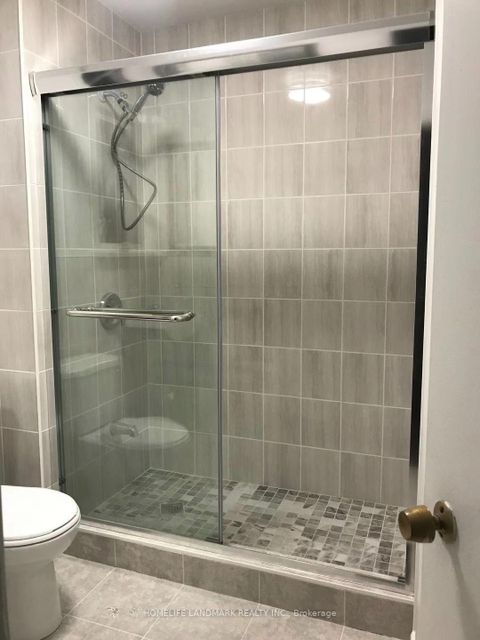 Photo 11 at 228 Hollywood Avenue, Willowdale East, Toronto