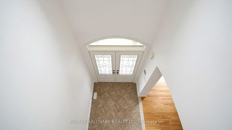 Photo 4 at 368 Paradelle Drive, Oak Ridges Lake Wilcox, Richmond Hill