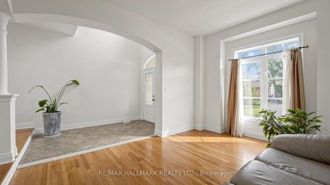 Photo 5 at 368 Paradelle Drive, Oak Ridges Lake Wilcox, Richmond Hill