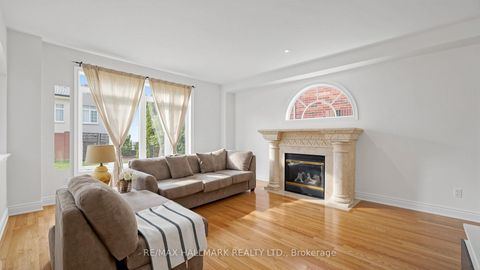 Photo 8 at 368 Paradelle Drive, Oak Ridges Lake Wilcox, Richmond Hill