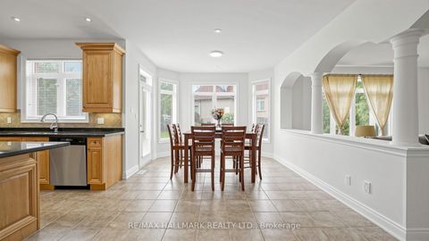 Photo 12 at 368 Paradelle Drive, Oak Ridges Lake Wilcox, Richmond Hill
