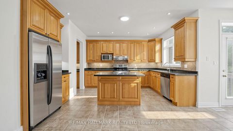 Photo 13 at 368 Paradelle Drive, Oak Ridges Lake Wilcox, Richmond Hill