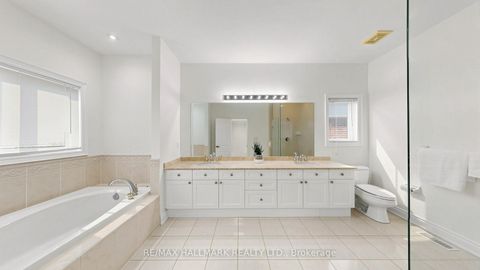 Photo 27 at 368 Paradelle Drive, Oak Ridges Lake Wilcox, Richmond Hill