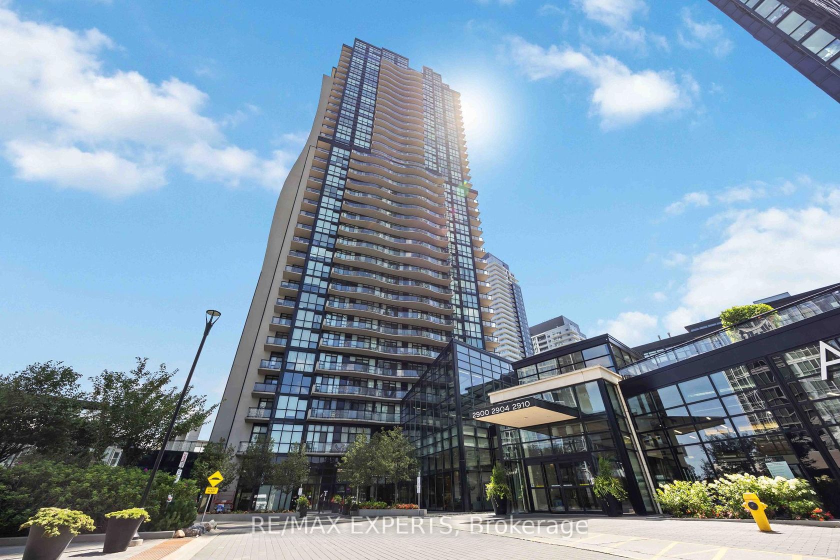 902 - 2900 Highway 7 Road, Concord, Vaughan photo number 2