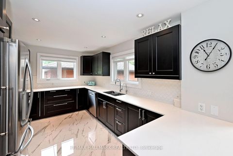 Photo 12 at 334 Stewart Street, College Manor, Newmarket