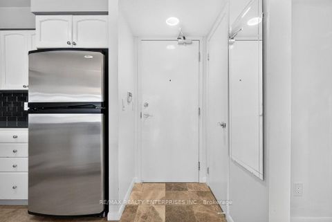 Photo 4 at 412 - 231 Fort York Boulevard, Niagara, Toronto