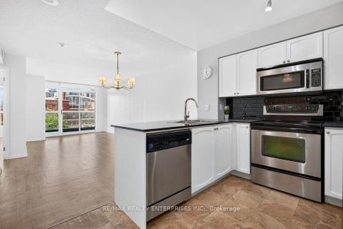 Photo 5 at 412 - 231 Fort York Boulevard, Niagara, Toronto