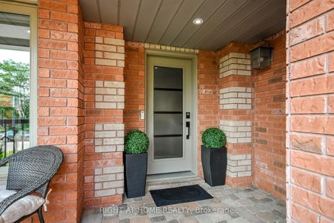 Photo 3 at 112 Birchwood Drive, East Bayfield, Barrie