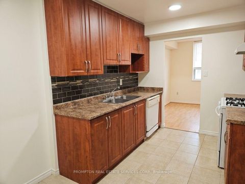 Photo 6 at 104 - 121 Trudelle Drive, Eglinton East, Toronto