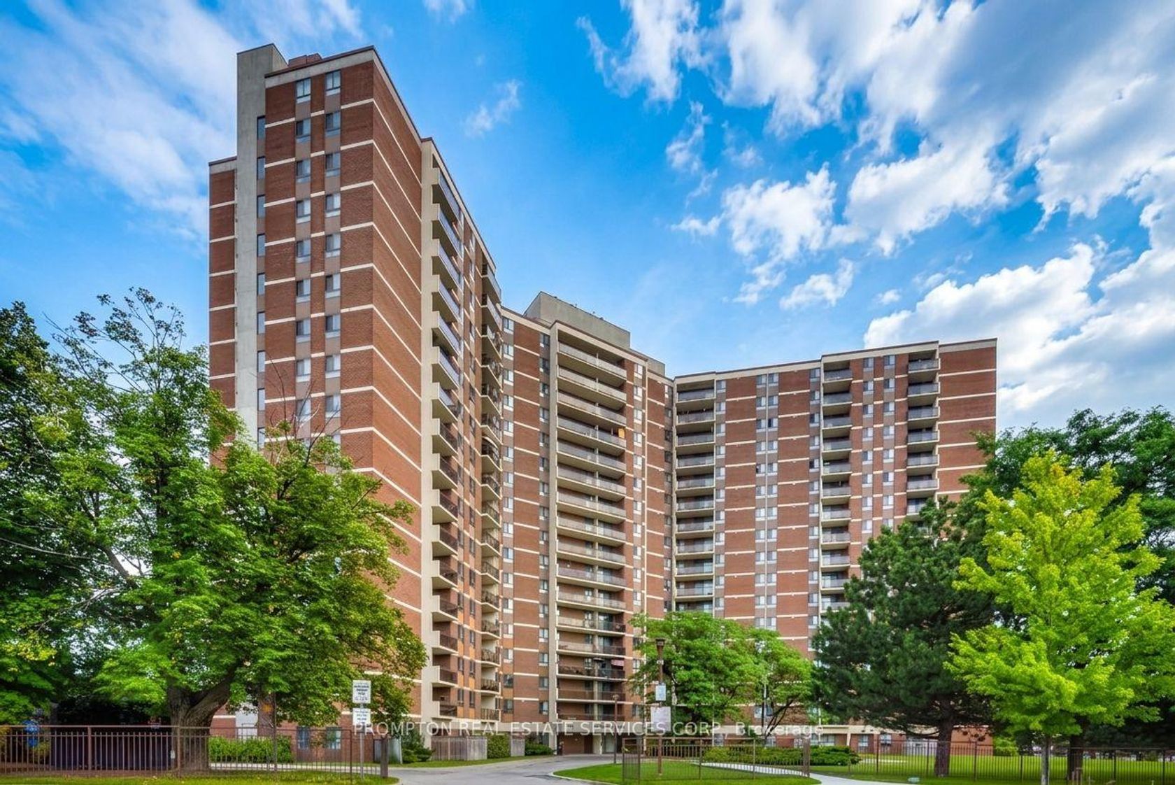 104 - 121 Trudelle Drive, Eglinton East, Toronto photo number 2