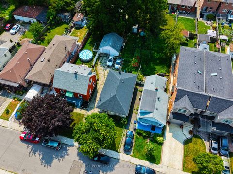 Photo 3 at 14 North Bonnington Avenue, Birchmount, Toronto