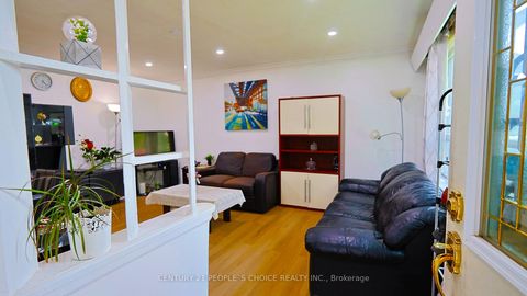 Photo 5 at 14 North Bonnington Avenue, Birchmount, Toronto