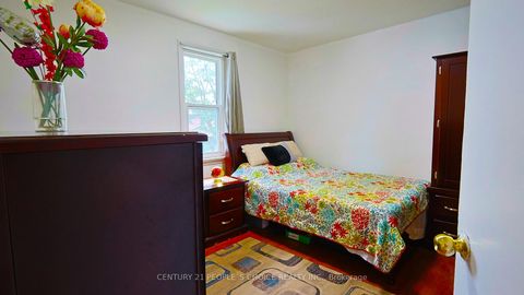 Photo 9 at 14 North Bonnington Avenue, Birchmount, Toronto