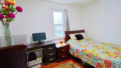 Photo 10 at 14 North Bonnington Avenue, Birchmount, Toronto