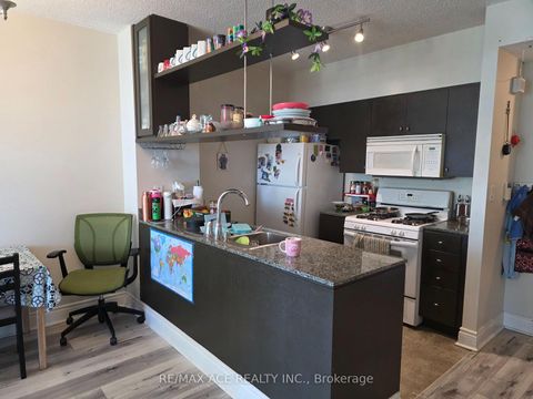 Photo 4 at 1801 - 35 Mariner Terrace, Waterfront Communities C1, Toronto