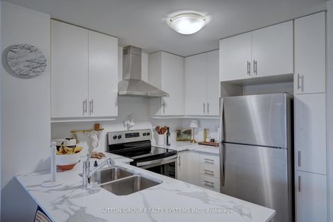 Photo 9 at 33 - 100 Long Branch Avenue, Long Branch, Toronto