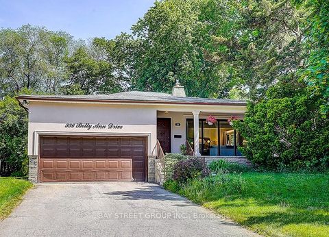 Photo 1 at 336 Betty Ann Drive, Willowdale West, Toronto