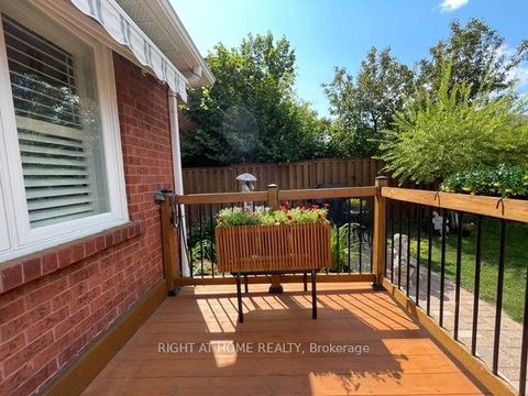 Photo 4 at 70 Bellona Street, West Woodbridge, Vaughan