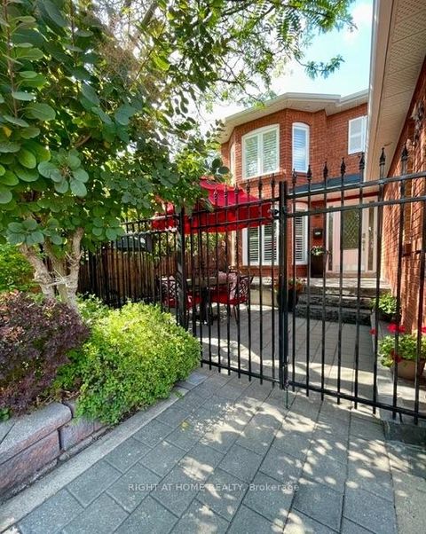 Photo 12 at 70 Bellona Street, West Woodbridge, Vaughan