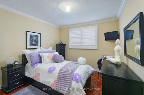 Photo 41 at 70 Bellona Street, West Woodbridge, Vaughan