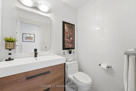 Photo 13 at 12 Lavinio Court, Maple, Vaughan