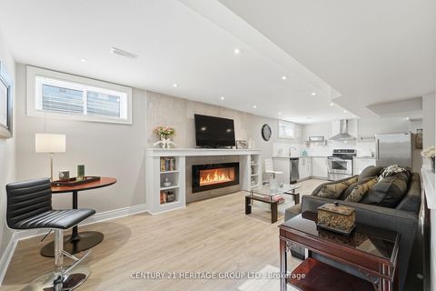 Photo 31 at 12 Lavinio Court, Maple, Vaughan