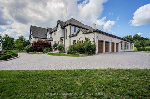 Photo 1 at 21 Kensington Drive, Rural Richmond Hill, Richmond Hill