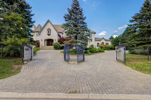 Photo 2 at 21 Kensington Drive, Rural Richmond Hill, Richmond Hill