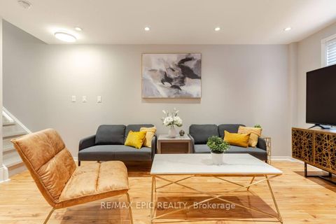 Photo 1 at 732 - 75 Weldrick Road E, Observatory, Richmond Hill