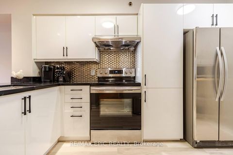 Photo 3 at 732 - 75 Weldrick Road E, Observatory, Richmond Hill