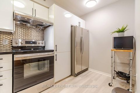 Photo 4 at 732 - 75 Weldrick Road E, Observatory, Richmond Hill