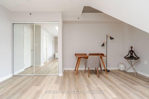 Photo 13 at 732 - 75 Weldrick Road E, Observatory, Richmond Hill