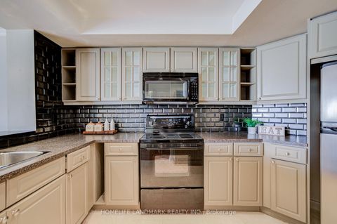 Photo 17 at PH 05 - 10 Kenneth Avenue, Willowdale East, Toronto